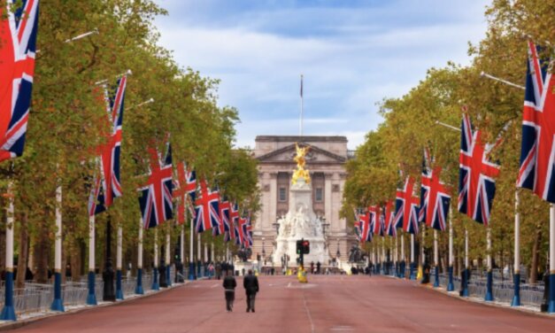 The QCT 100 Young Leaders Commonwealth Award